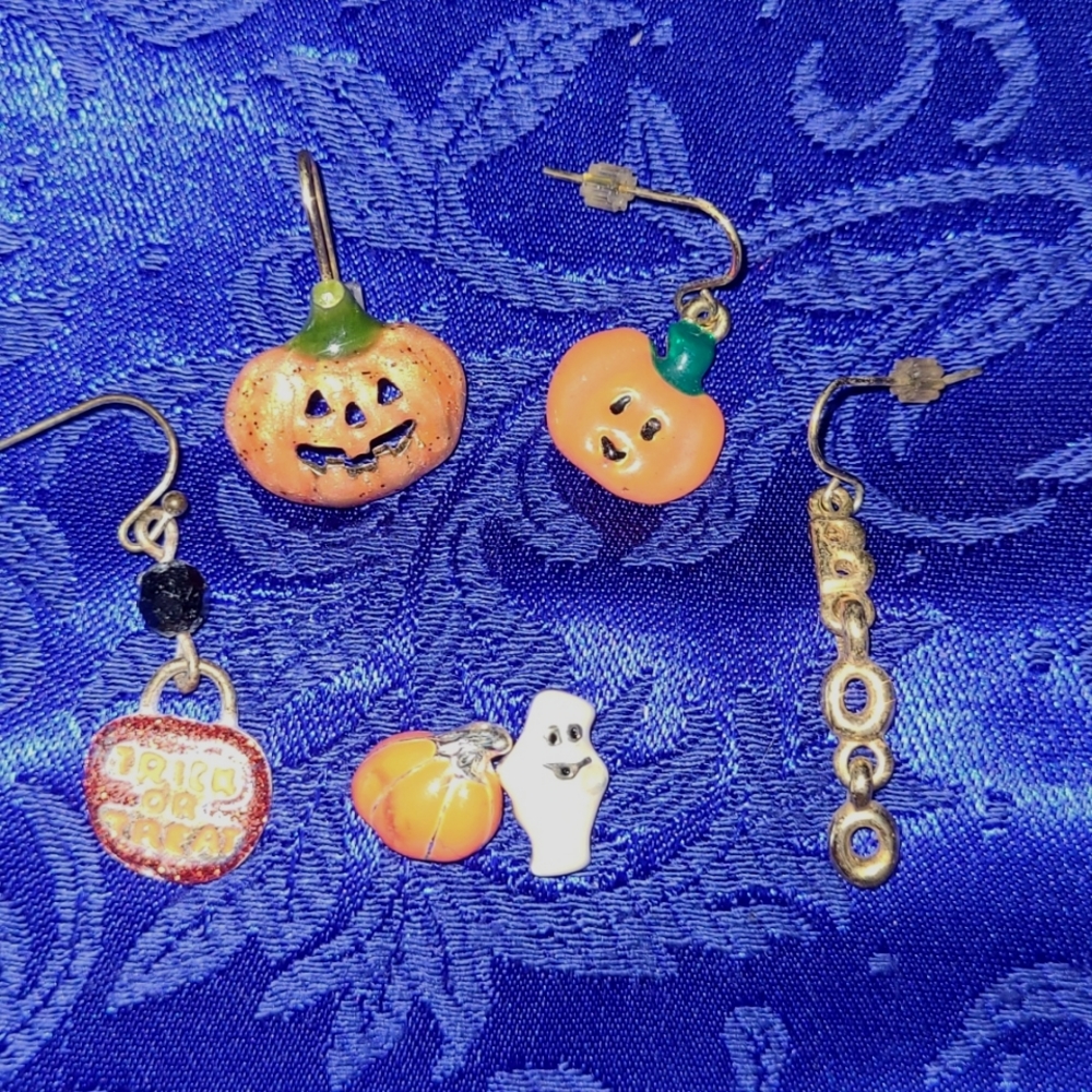 🍂🎃Set of Vintage Mismatched Halloween earrings- for Crafting, Costumes, Repair